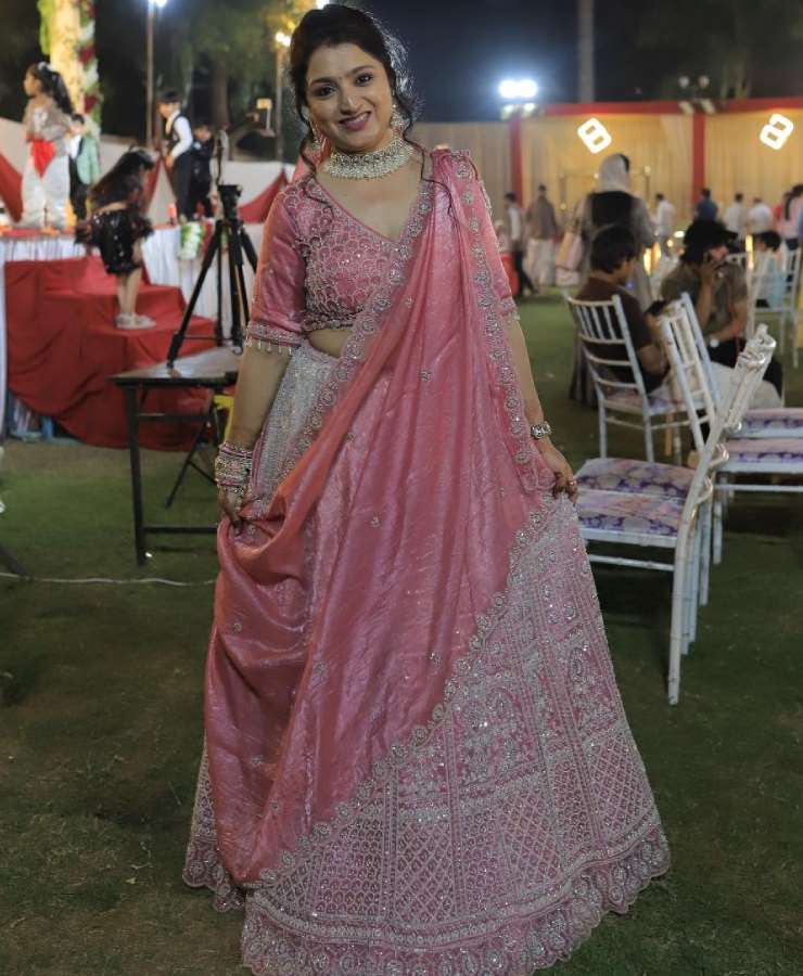 New double shade hand work lahanga pink tissue duppata