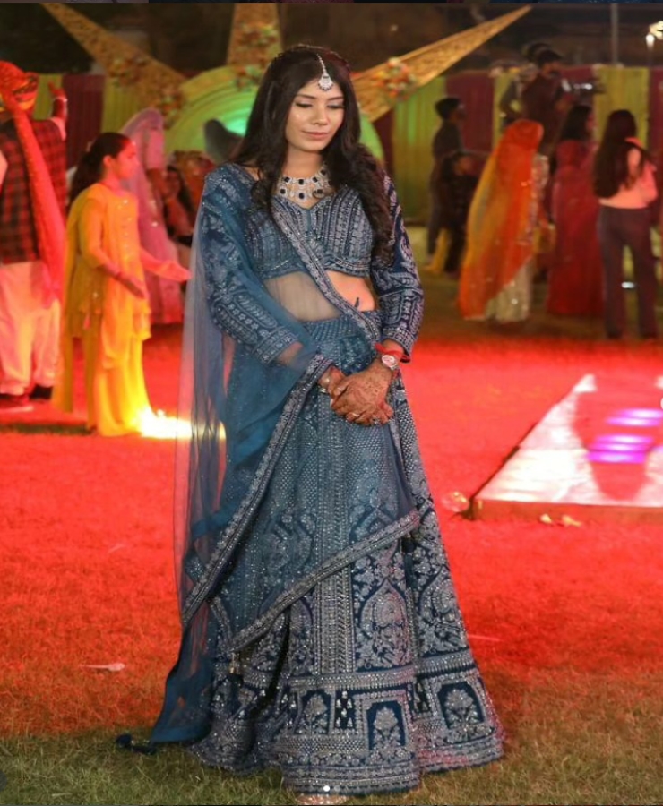 T blue velvet full sleeves lahanga